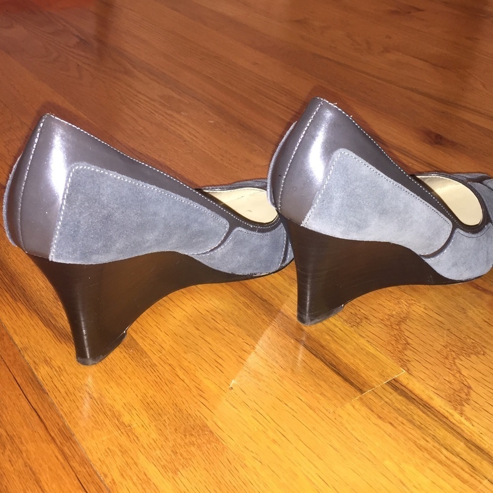 ELLEN TRACEY NEW Suede  Window Pane  Wedge  Gray  9.5 - - Picture 6 of 12